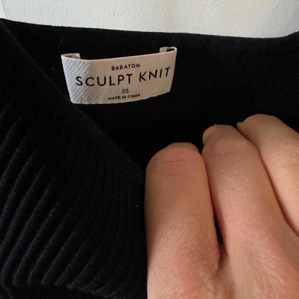 Aritzia Babaton Black Ribbed Tank Top - Picture 5 of 5
